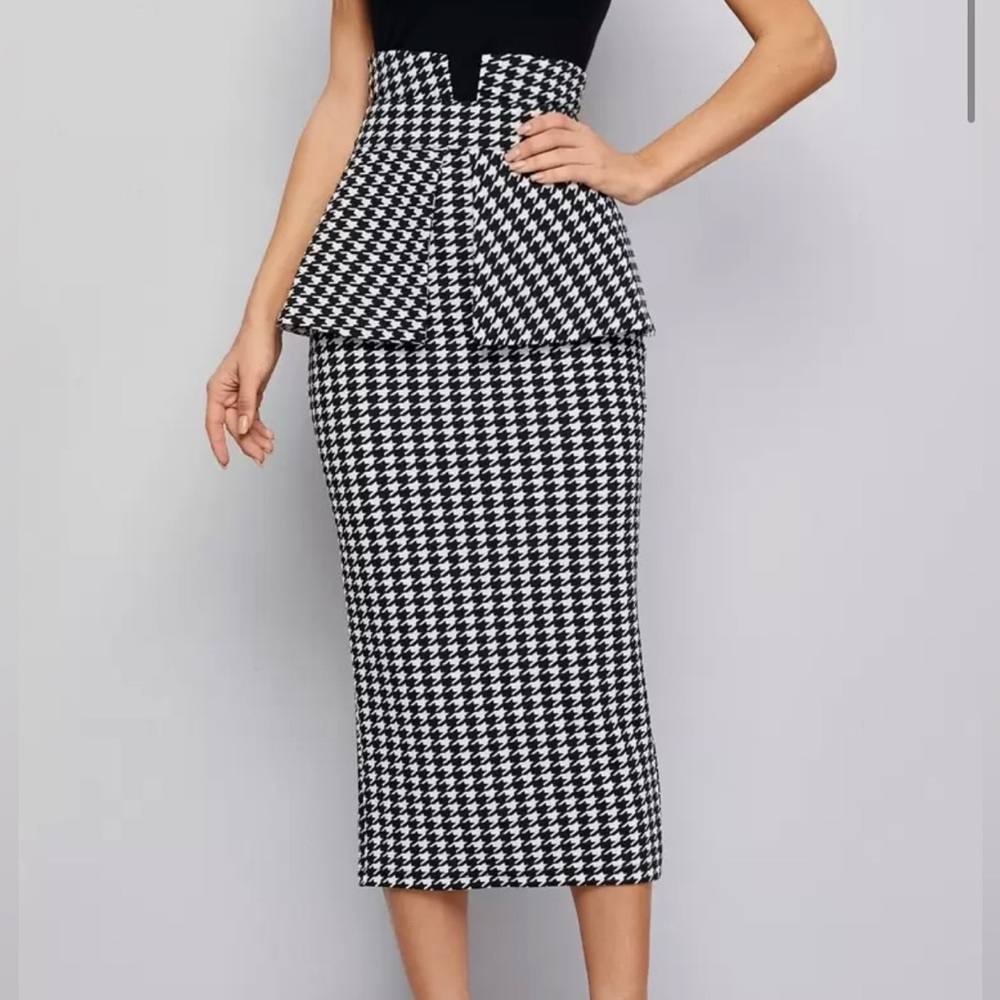 ⭐️2 for $20 Black and White Houndstooth Pencil Skirt